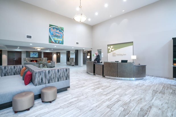 Images Holiday Inn Atlanta/Roswell by IHG