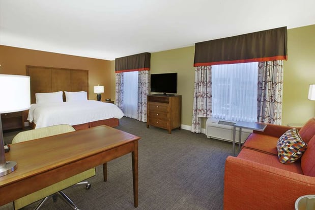 Images Hampton Inn & Suites Wichita-Northeast