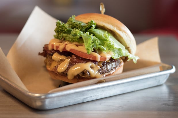 Images Aioli Gourmet Burgers - 32nd & Shea