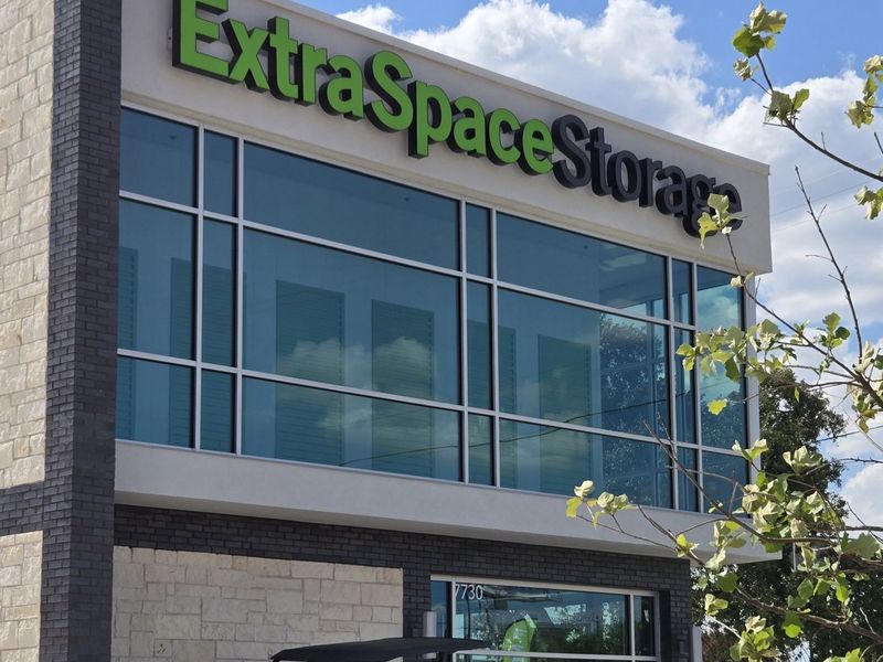 Images Extra Space Storage