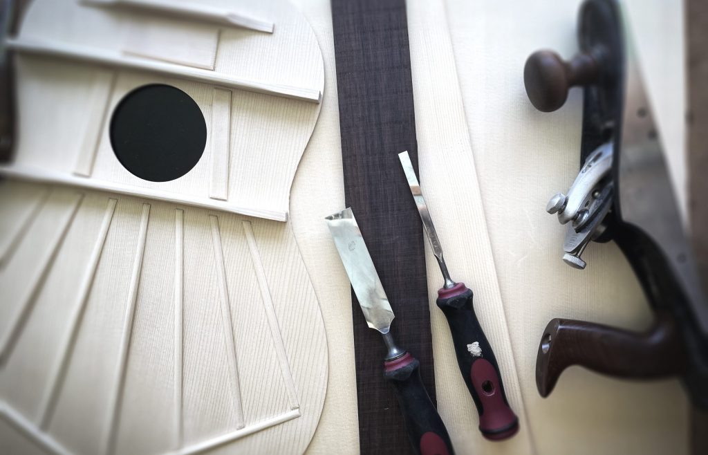 Tamara Koller e.U. - Meisterbetrieb für Gitarrenbau, Größingstraße 18/37 in Zeltweg