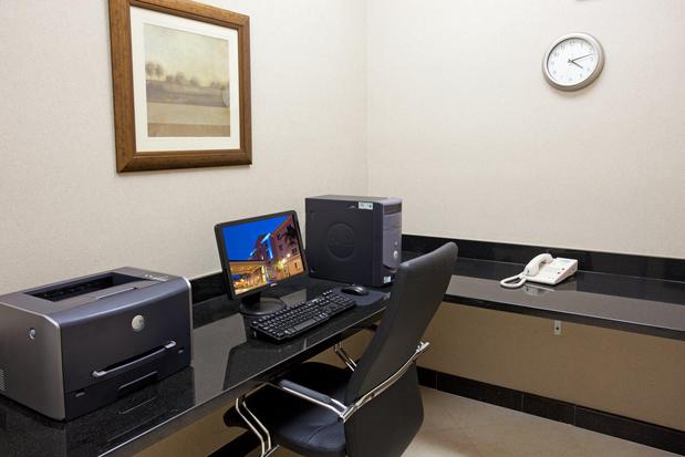 Images Holiday Inn Express & Suites Los Angeles Airport Hawthorne, an IHG Hotel