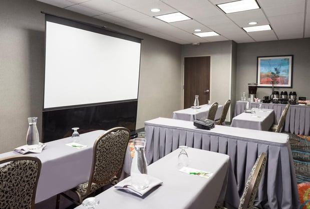 Images Holiday Inn Wichita East I-35 by IHG
