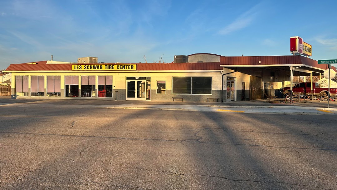 Les Schwab Tire Center