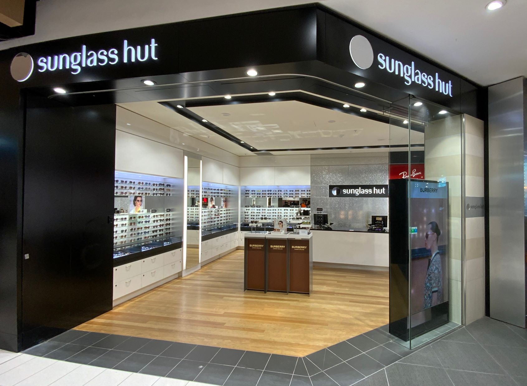 Foto de Sunglass Hut Sydney Domestic Airport Marrickville