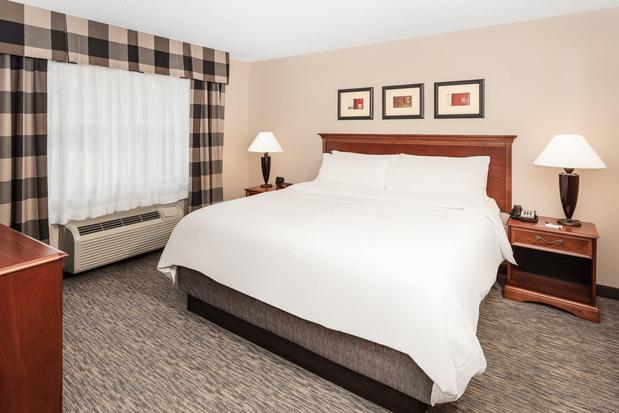 Images Holiday Inn Express & Suites Hampton South-Seabrook, an IHG Hotel