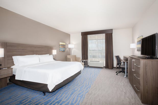 Images Holiday Inn Express & Suites Manhattan by IHG