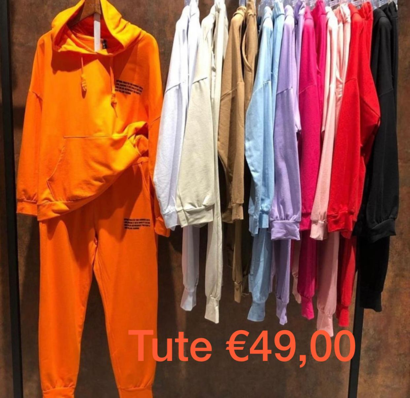Lulu' Abbigliamento - ABITI DA DONNA (DETTAGLIO), ABBIGLIAMENTO E  ACCESSORI, Bergamo - Lulu Abbigliamento a Bergamo - TEL: 035241 -  IT107925433 - Infobel locale.IT