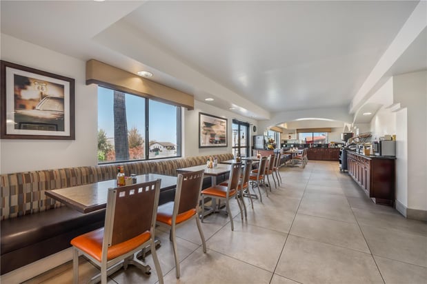 Images Best Western Plus King's Inn & Suites