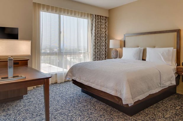 Images Hampton Inn and Suites Los Angeles - Glendale