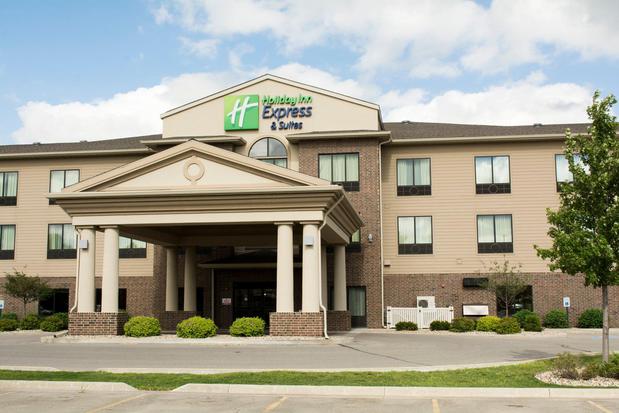 Images Holiday Inn Express & Suites Mason City, an IHG Hotel