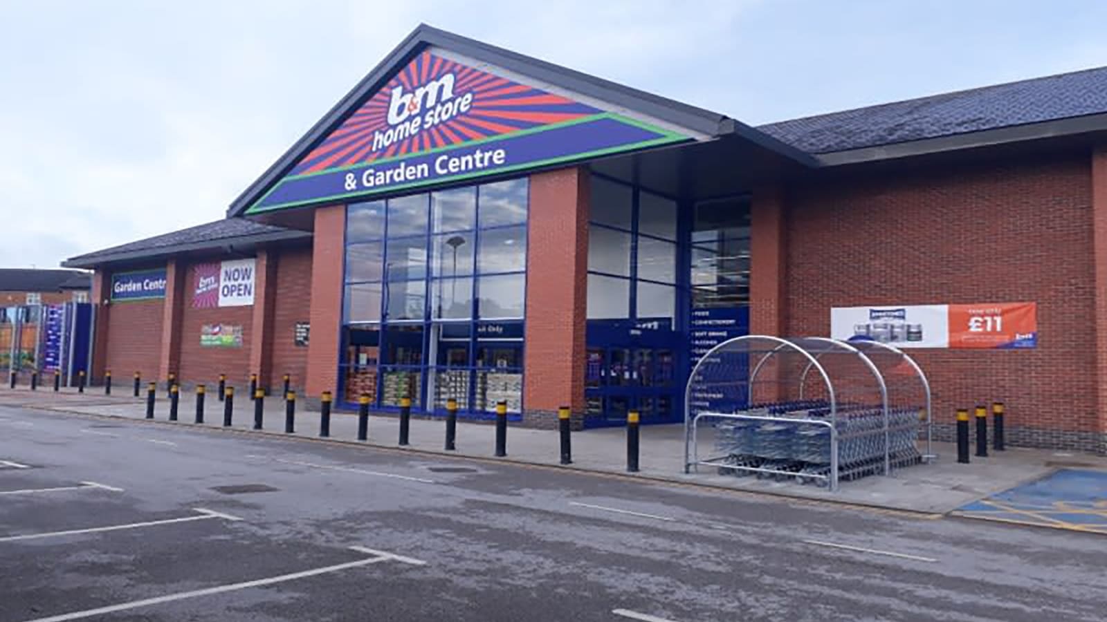 Images B&M Home Store with Garden Centre