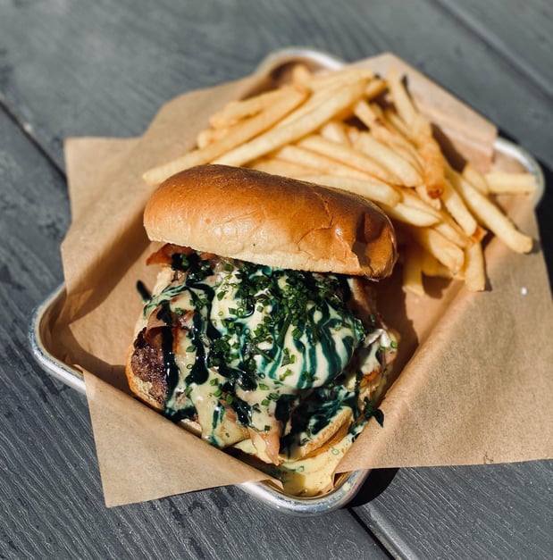 Images Aioli Gourmet Burgers - 32nd & Shea