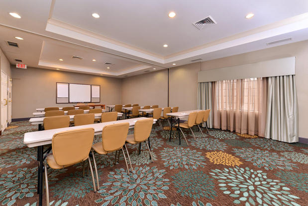 Images Staybridge Suites Ofallon Chesterfield by IHG
