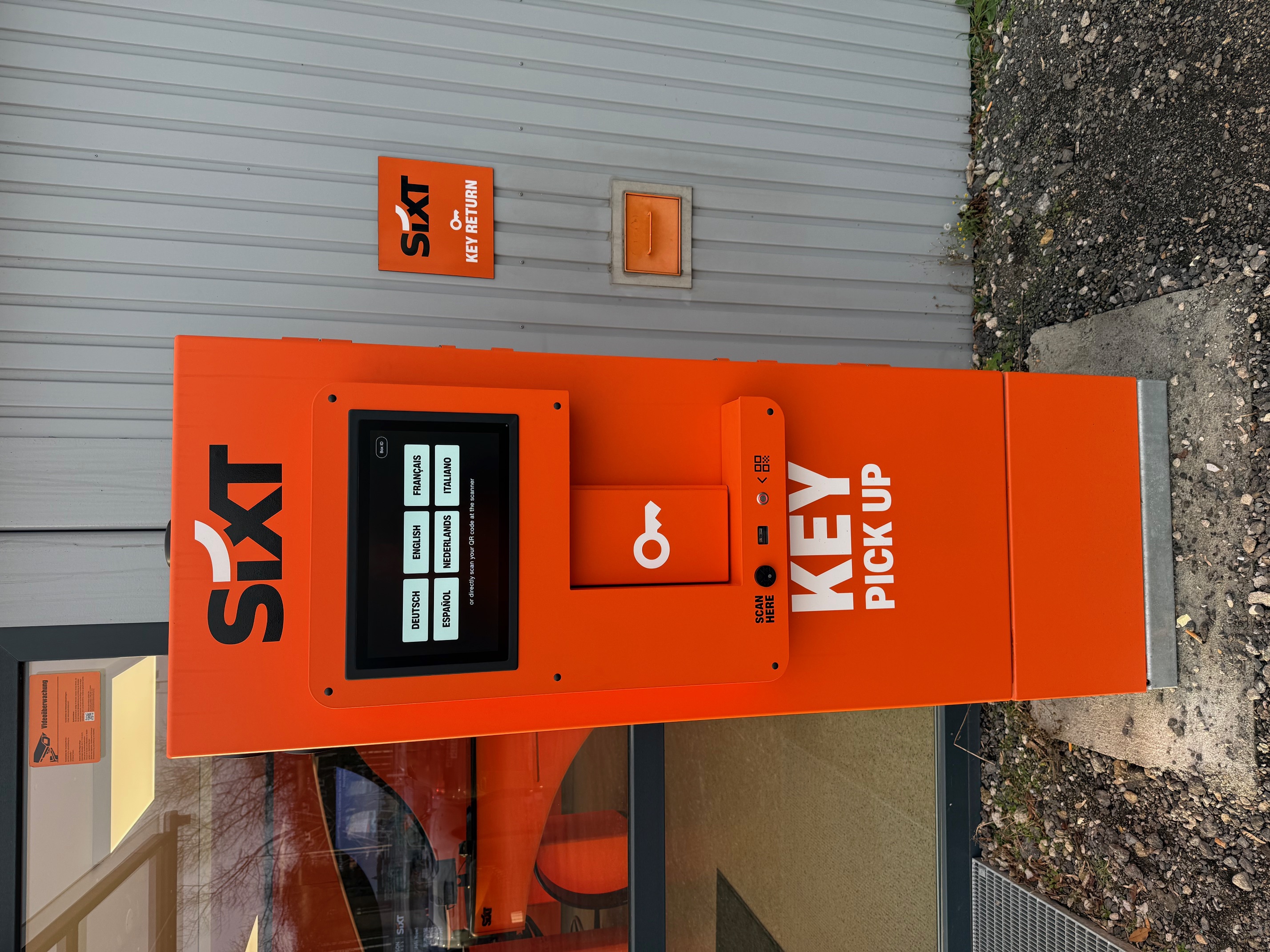 SIXT Berlin Nord Truck Center, Kurt-Schumacher-Damm 176 in Berlin