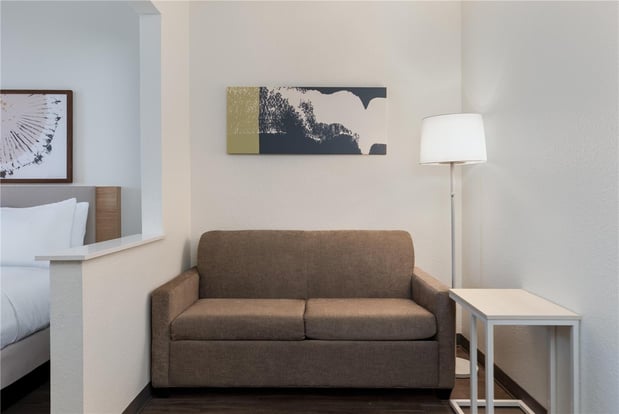 Images Spark by Hilton Indianapolis Northeast Fishers