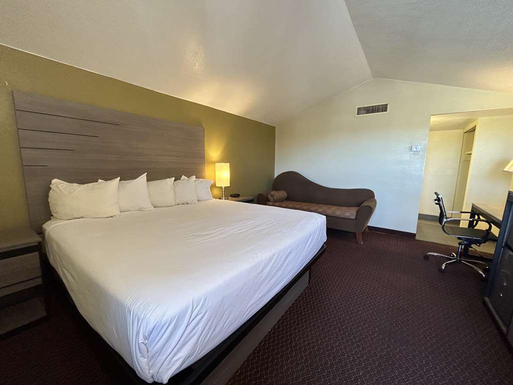 King Guestroom