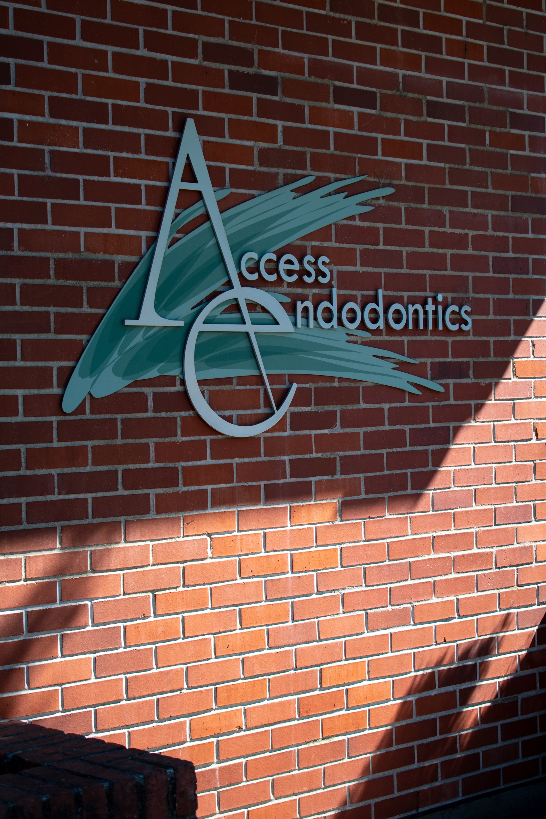 Access Endodontics LLC, located in Oregon City, OR, the practice of Dr. Marat Tselnik limited exclusively to endodontic services. Dr. Marat Tselnik is a specialist member of the American Association of Endodontists and a Board-Certified Diplomate of the American Board of Endodontics. Dr. Tselnik and his highly trained staff provide the highest standard of professional care in a friendly, comfortable environment.
By referring you to an endodontic specialist, your family dentist demonstrates a personal concern for the quality of your dental care. Dr. Marat Tselnik utilizes cutting-edge technology and state-of-the-art microsurgical techniques to provide unsurpassed quality in a compassionate environment of professionalism and clinical excellence. At Access Endodontics, we strive to exceed your expectations.