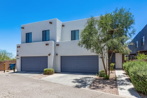 Images Galeria del Rio Townhomes