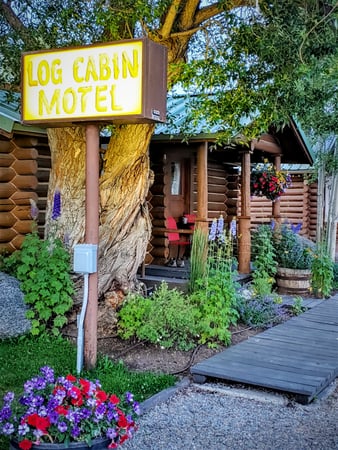 Images Log Cabin Motel