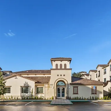 Vernola Marketplace | BRAND-NEW LUXURY APARTMENTS