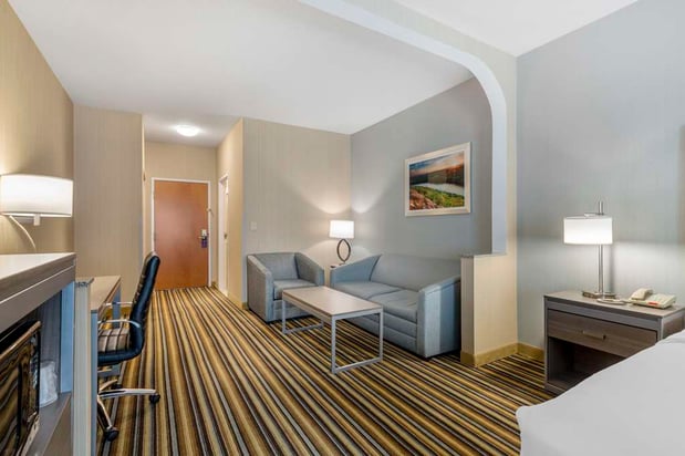Images Best Western Plus New England Inn & Suites