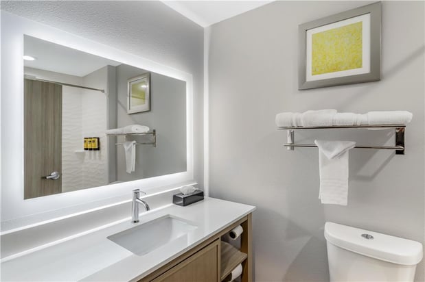 Images Best Western Plus Mid County