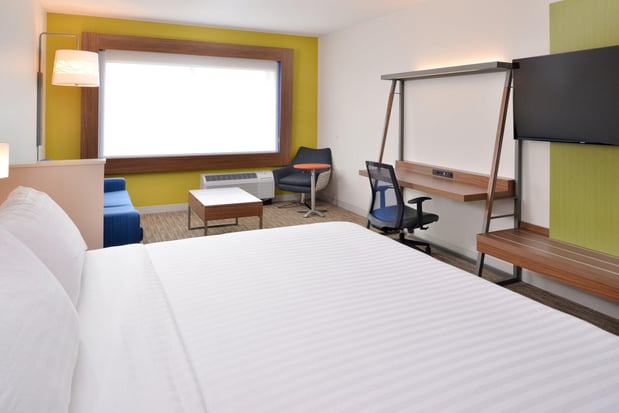 Images Holiday Inn Express & Suites Madison by IHG