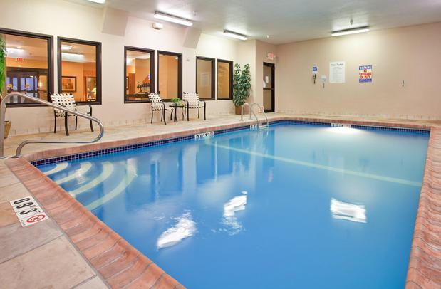 Images Holiday Inn Express & Suites Kansas City-Liberty (Hwy 152) by IHG