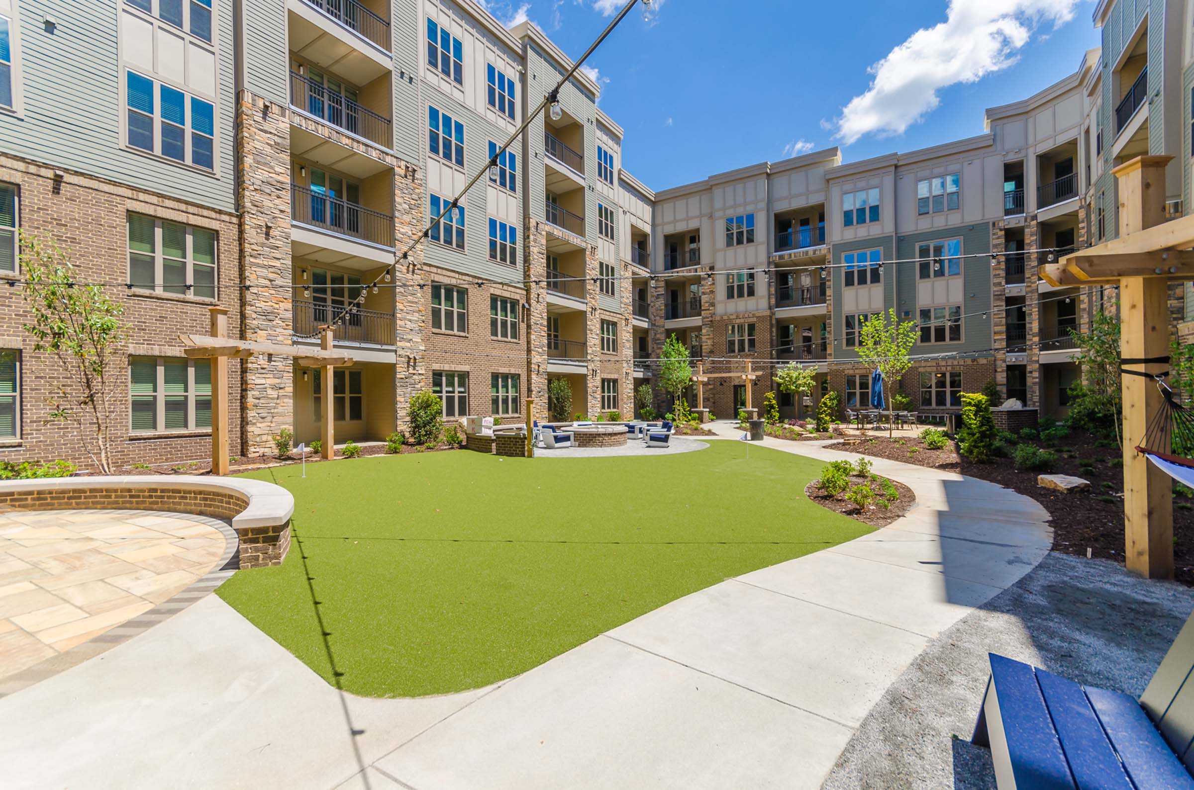 Outdoor Courtyard at Camden Alpharetta apartments in Alpharetta, GA