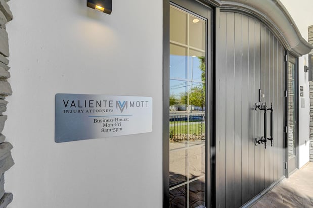 Images Valiente Mott Injury Attorneys
