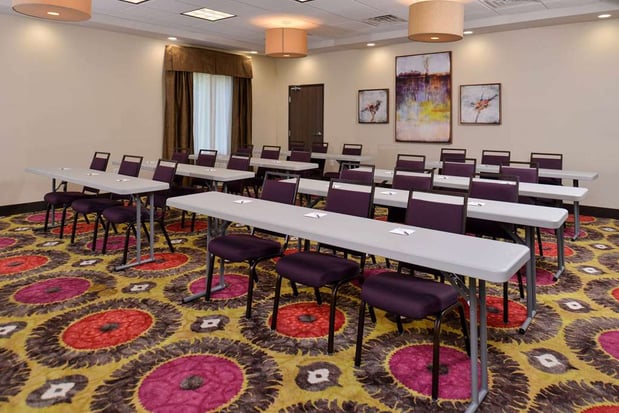 Images Hampton Inn & Suites Dallas Market Center