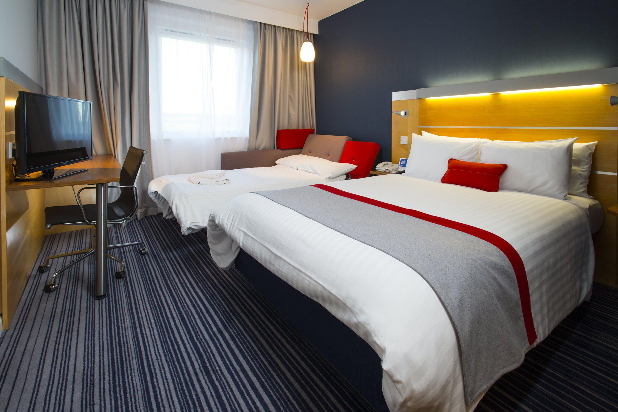 Holiday Inn Express London - Epsom Downs, an IHG Hotel Surrey 01372 755200