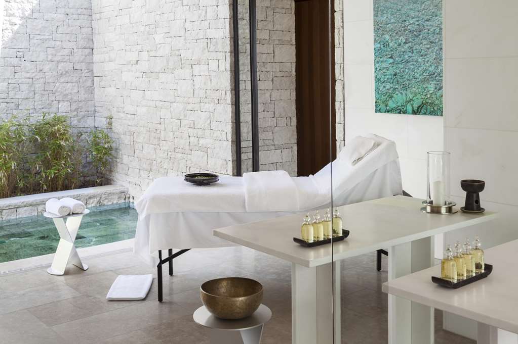 Amanzoe