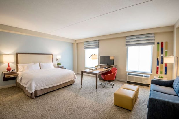 Images Hampton Inn & Suites Tulsa Downtown