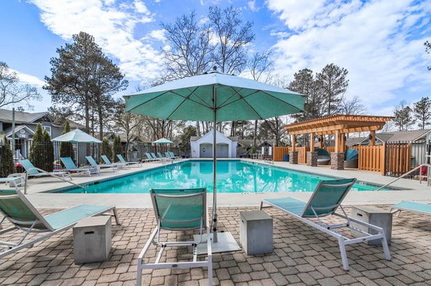 Images Elliot Apartments on Abernathy