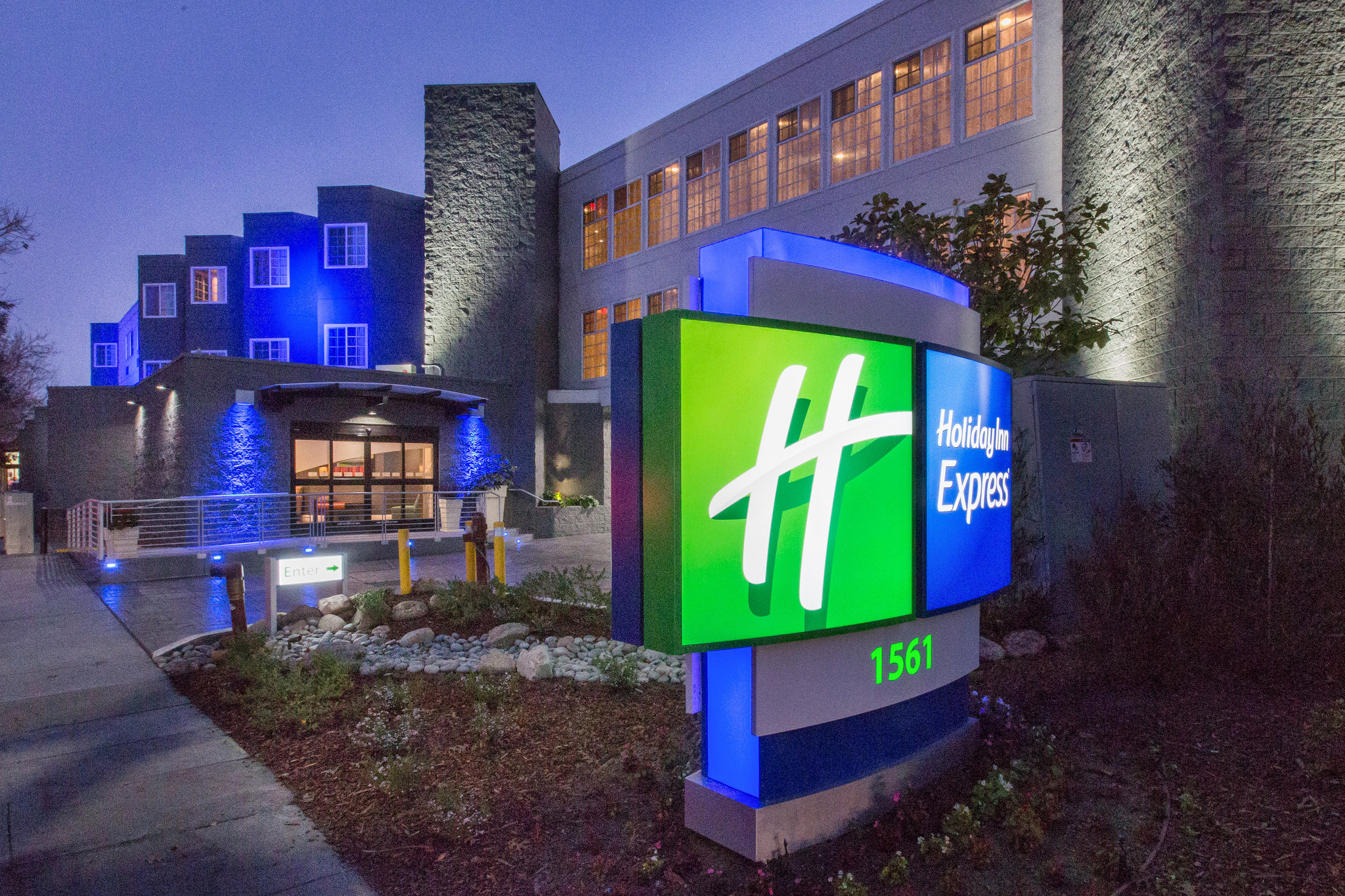Holiday Inn Express Mountain View - S Palo Alto by IHG Image