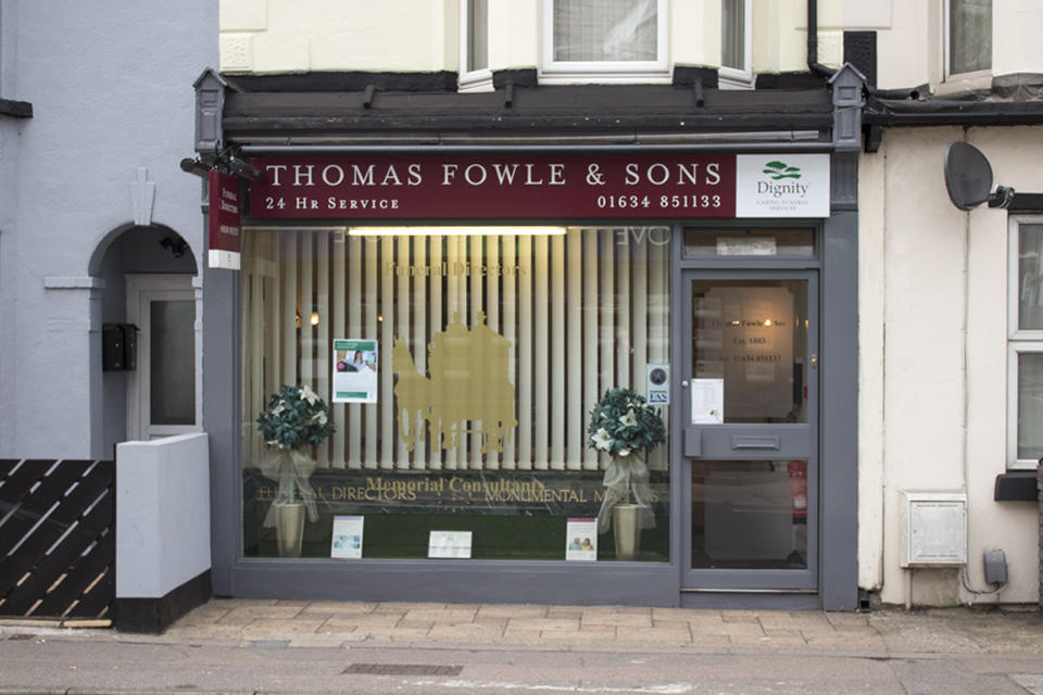 Thomas Fowle & Sons Funeral Directors Gillingham 01634 851133