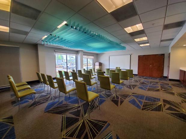 Images Holiday Inn Express & Suites Miami - Hialeah, an IHG Hotel