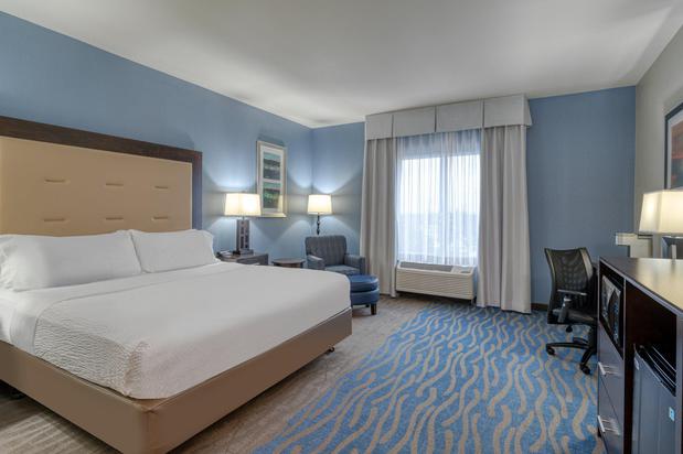 Images Holiday Inn Express & Suites Edwardsville, an IHG Hotel