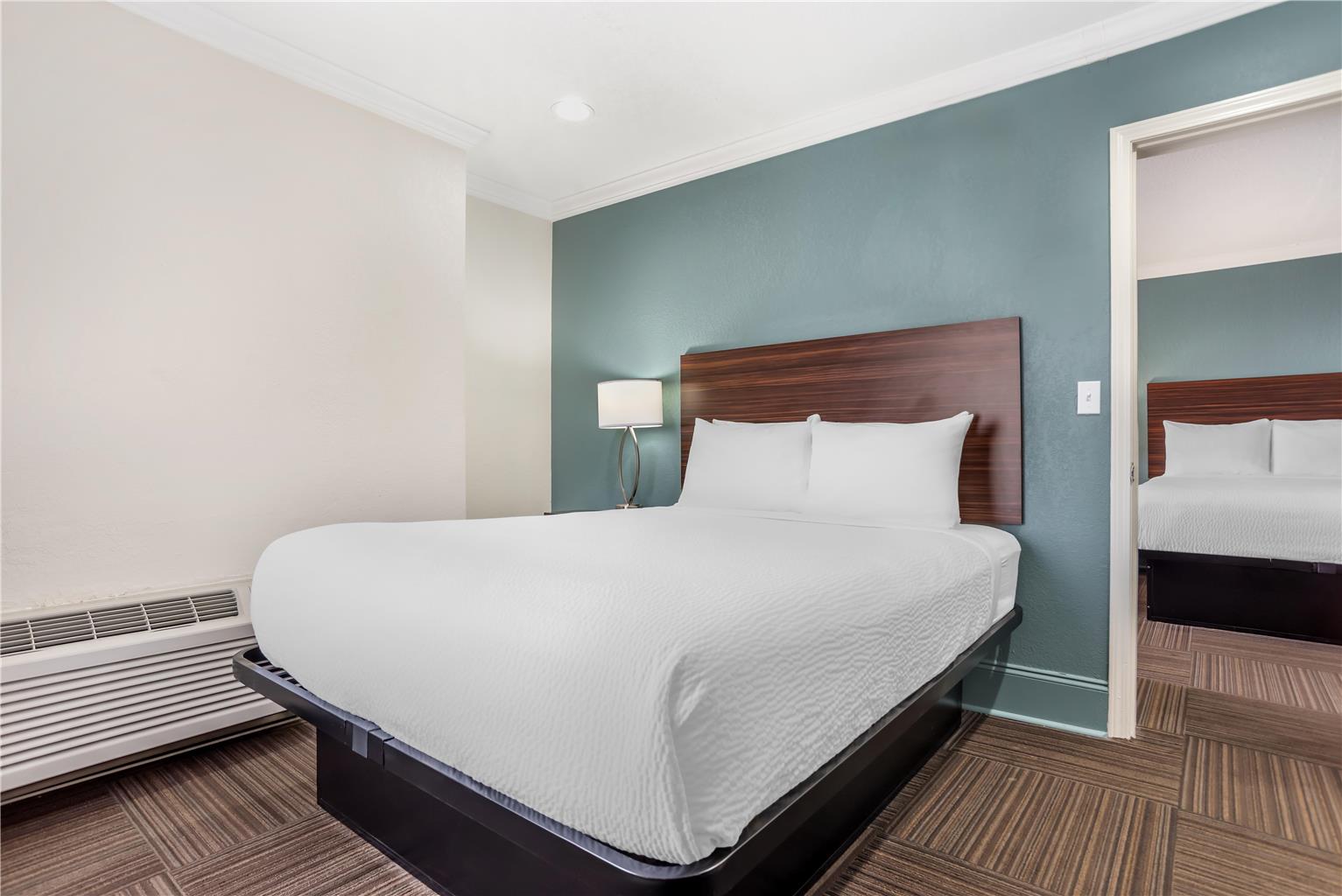 One King and Two Queen Bedroom