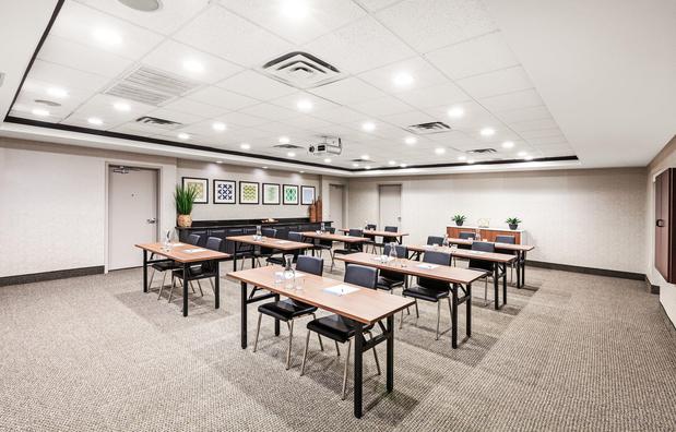 Images Holiday Inn Express & Suites Baton Rouge East by IHG