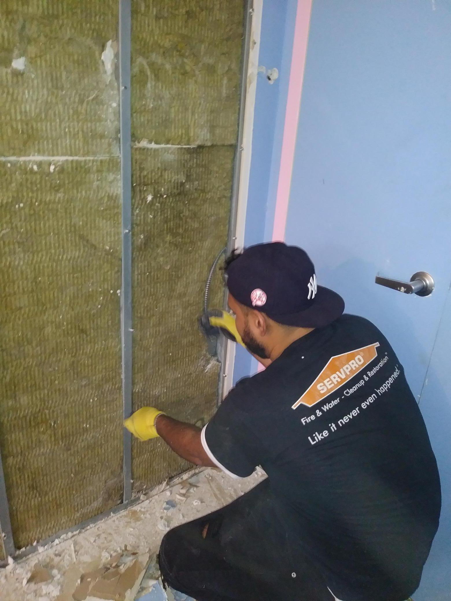 SERVPRO of Ozone Park/Jamaica Bay in action and working hard!