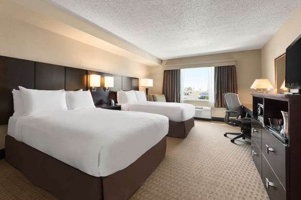 Images DoubleTree by Hilton Hotel Wichita Airport