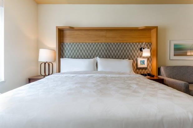 Images Holiday Inn & Suites Cedar Falls-Waterloo Event Ctr by IHG