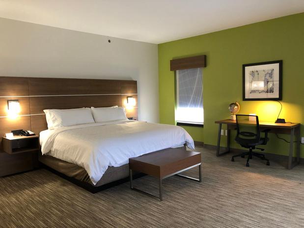 Images Holiday Inn Express & Suites Franklin, an IHG Hotel