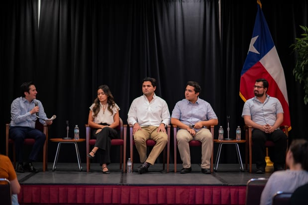 Images Café con Becas - Asesoría Universitaria (College Counselor)