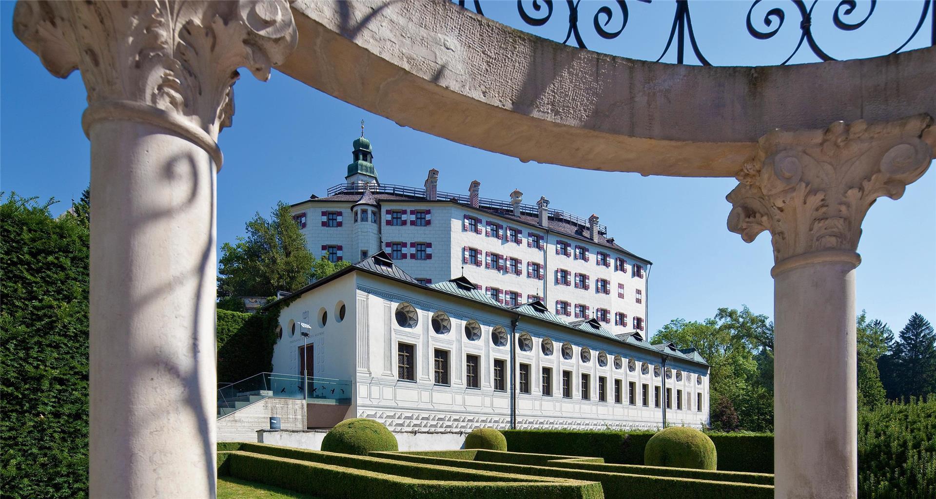 Hotel Goldener Adler, BW Signature Collection, Herzog - Friedrich Str 6 in Innsbruck