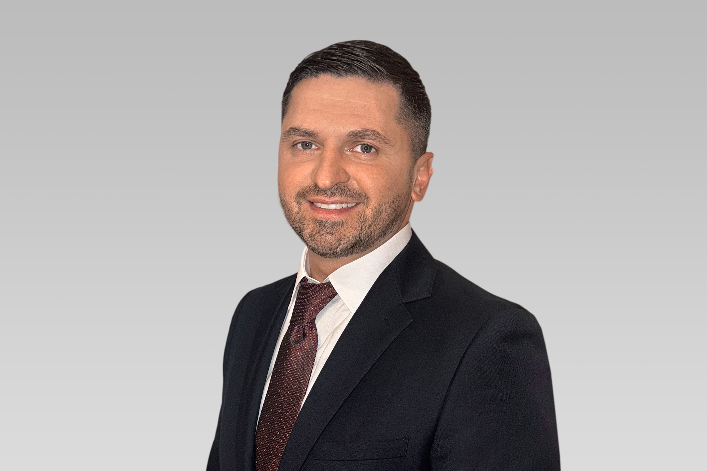 Headshot of Vlad Umanskiy, a wealth advisor at Chase