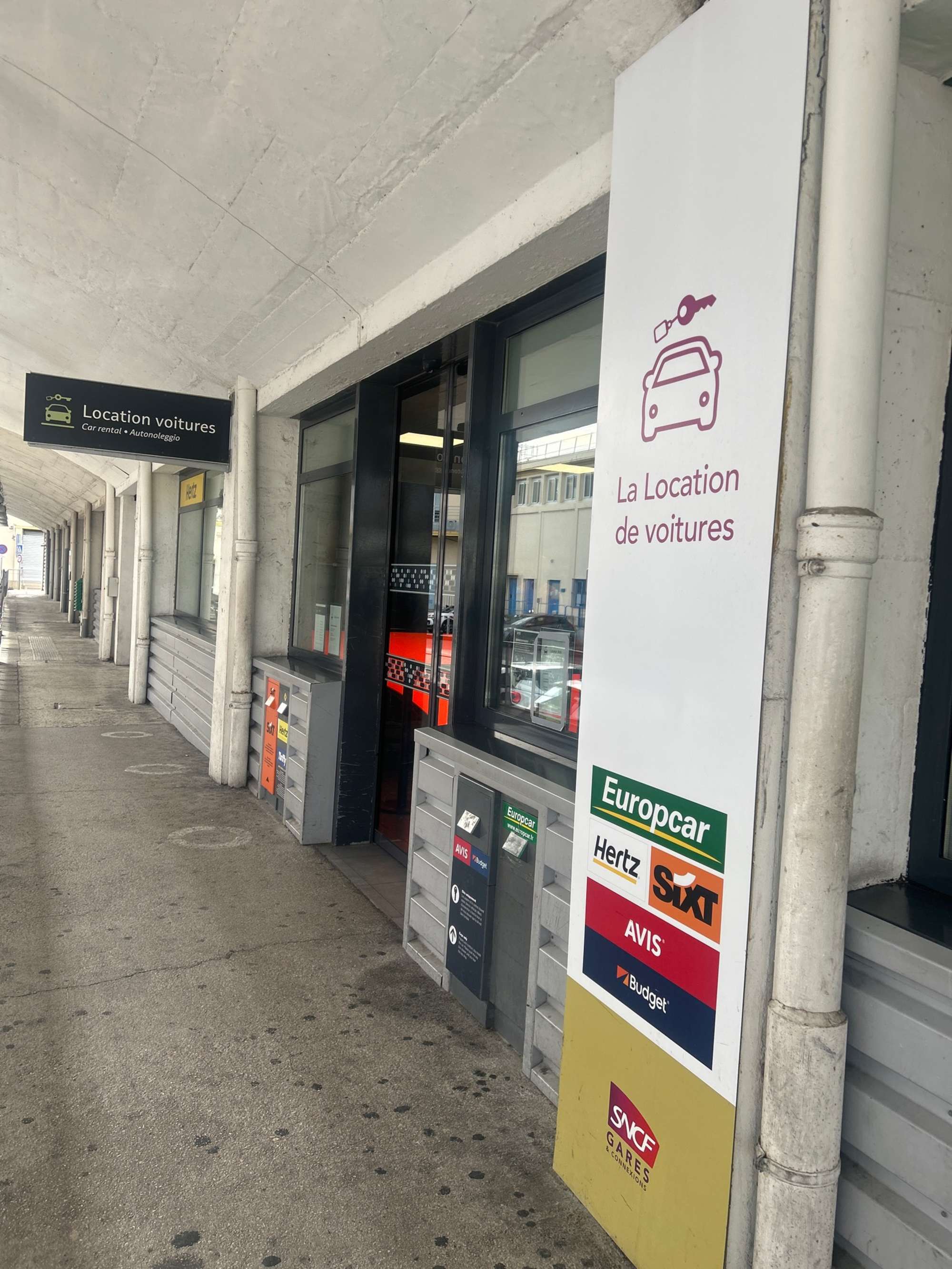 SIXT location voiture gare Marseille St Charles SIXT location voiture gare Marseille St Charles